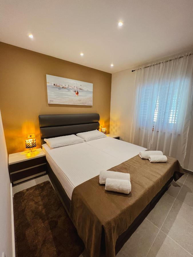 Aaa & With Free Parking Apartment Pula