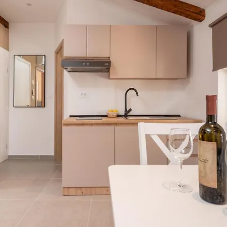 Aaa Apartments & Rooms With Free Parking Pula Exterior foto